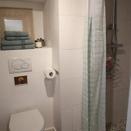 Dans Village Medieval Pietonnier, Executive Vue Exceptionnelle Apartment