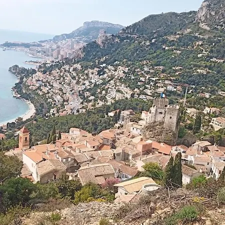 Dans Village Médiéval Piétonnier, Exécutive Vue Exceptionnelle Roccabruna