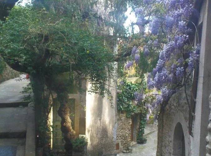 Dans Village Médiéval Piétonnier, Exécutive Vue Exceptionnelle *
